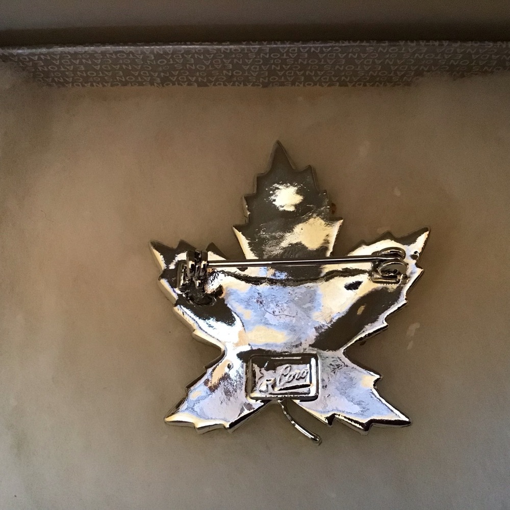 Vintage Signed Keyes Rhinestone Maple Leaf Brooch with Matching Earrings - Picture 3 of 6